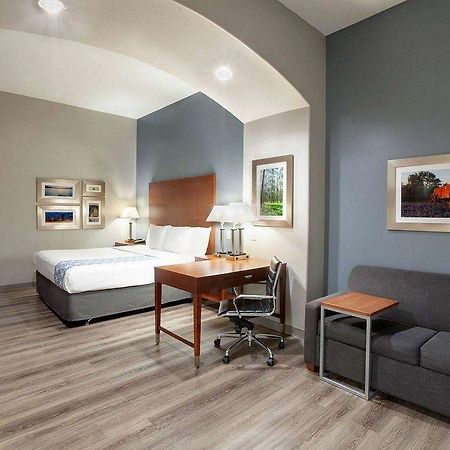 Comfort Inn & Suites Кливленд Экстерьер фото