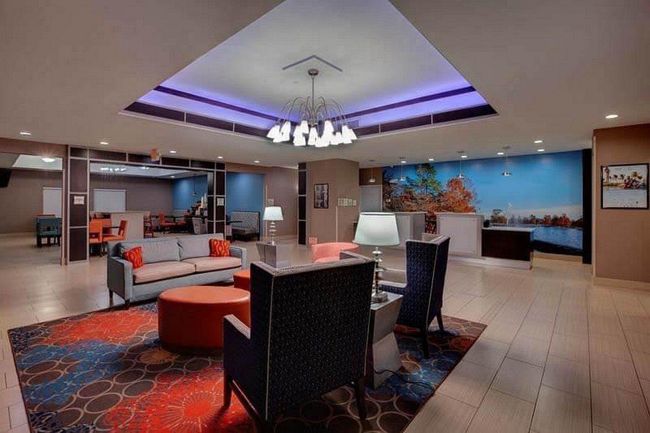 Comfort Inn & Suites Кливленд Экстерьер фото