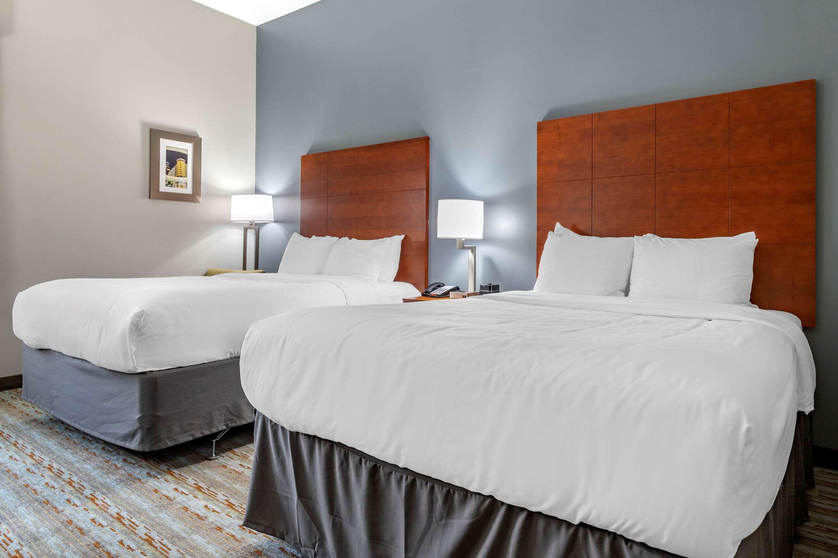 Comfort Inn & Suites Кливленд Экстерьер фото