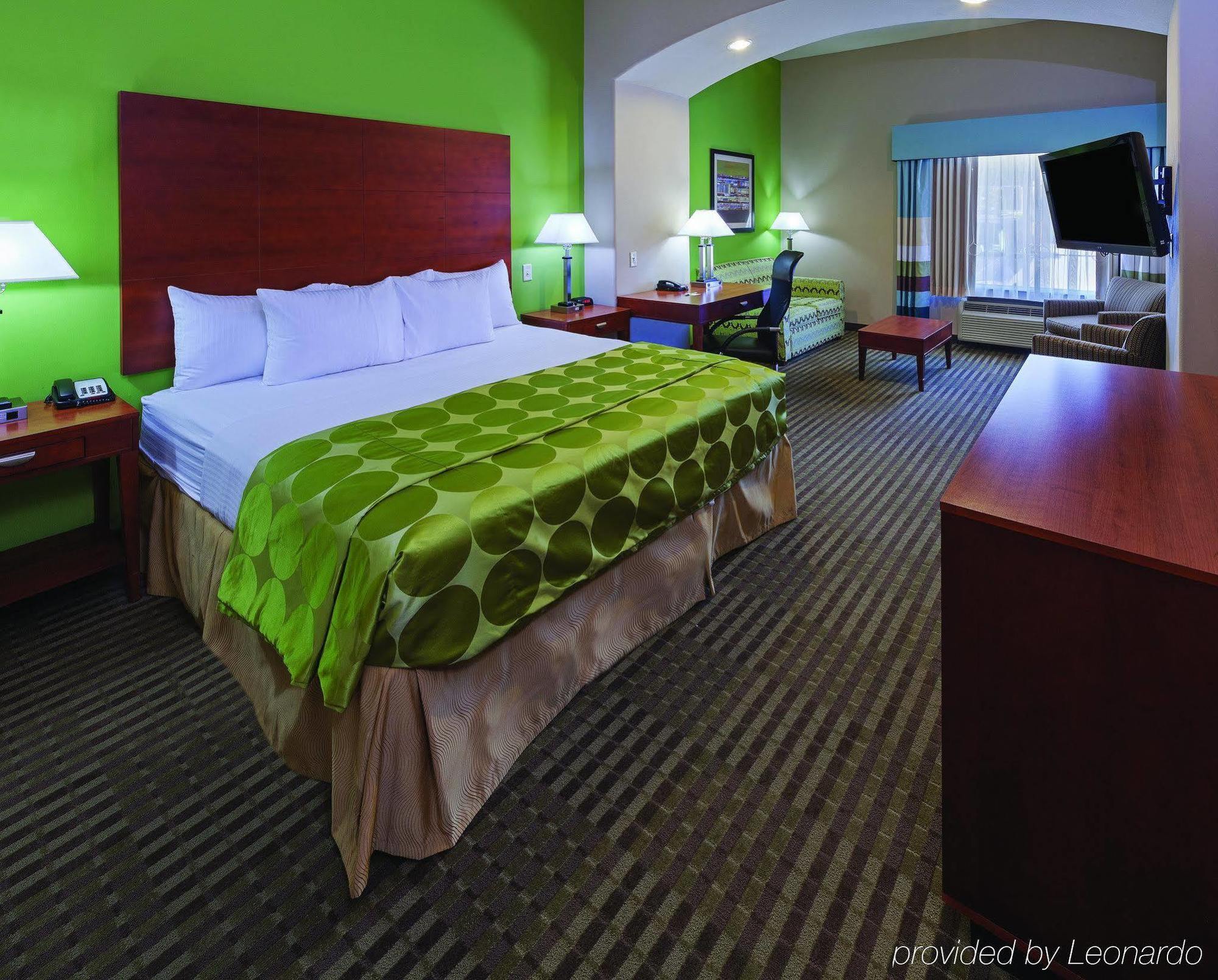 Comfort Inn & Suites Кливленд Экстерьер фото