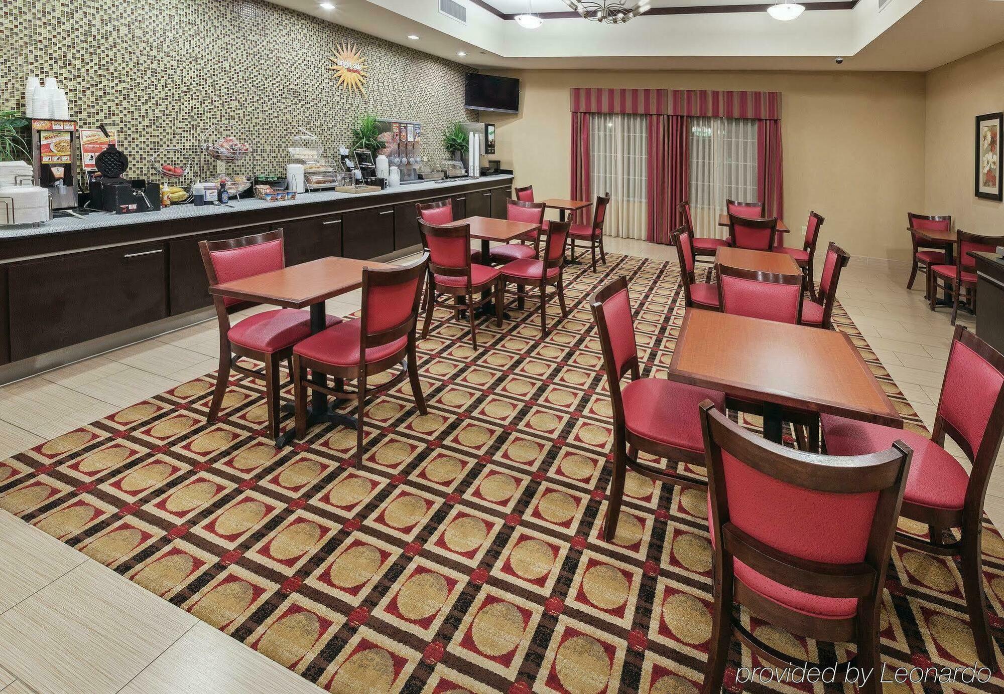 Comfort Inn & Suites Кливленд Экстерьер фото