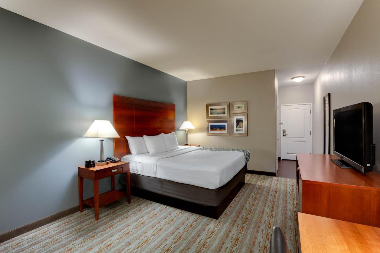 Comfort Inn & Suites Кливленд Экстерьер фото