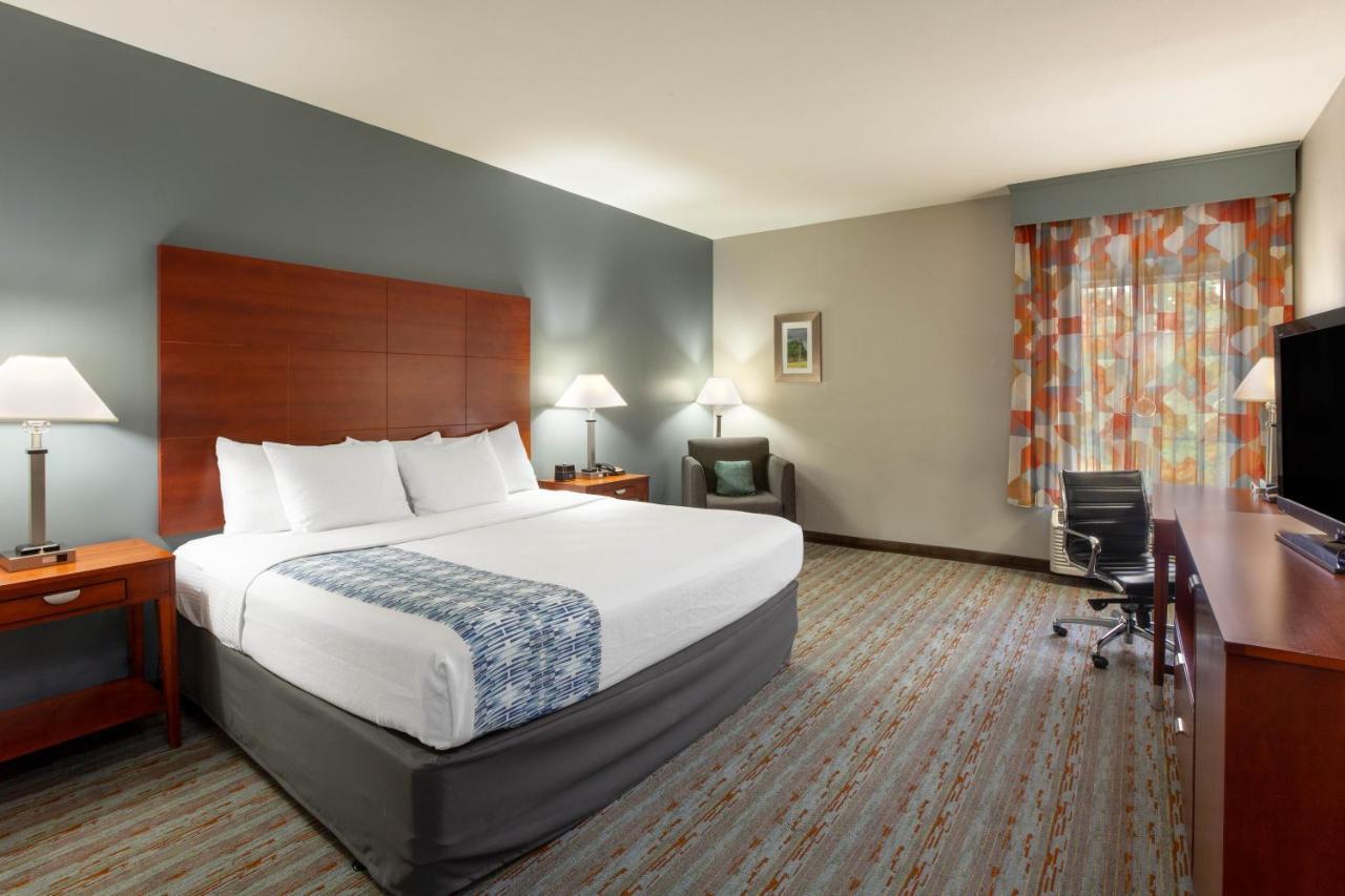 Comfort Inn & Suites Кливленд Экстерьер фото