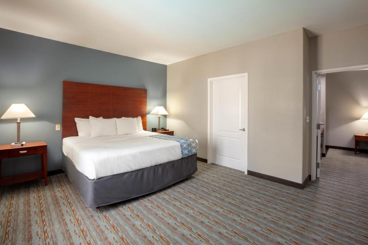 Comfort Inn & Suites Кливленд Экстерьер фото